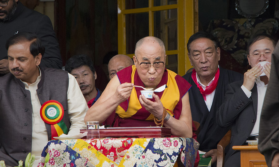 Dem Dalai Lama schmeckt sein Curd