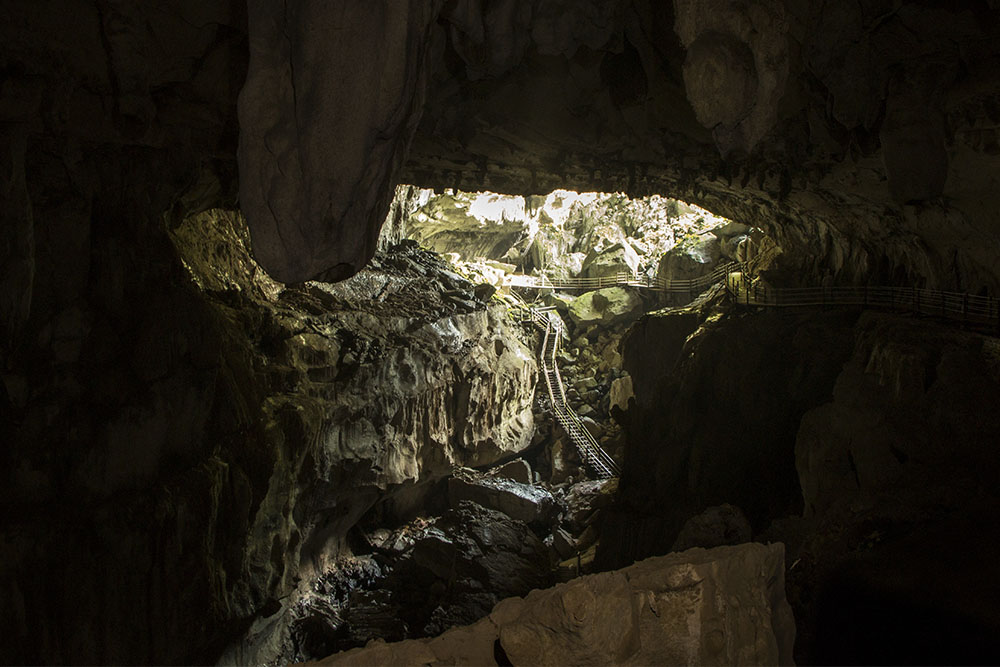 In der Höhle des Clearwater Cave Borneos