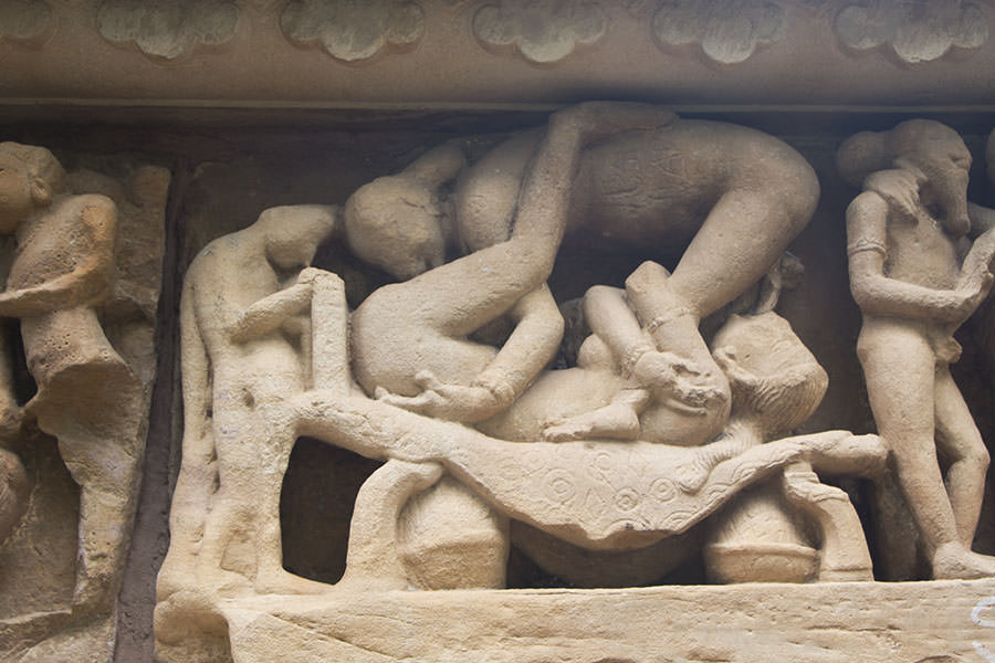 Kamasutra-Tempel-Khajuraho-er-zu-gross