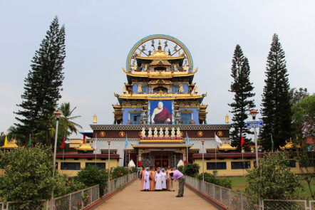 Namdroling-Kloster in Bylakuppe in Indien
