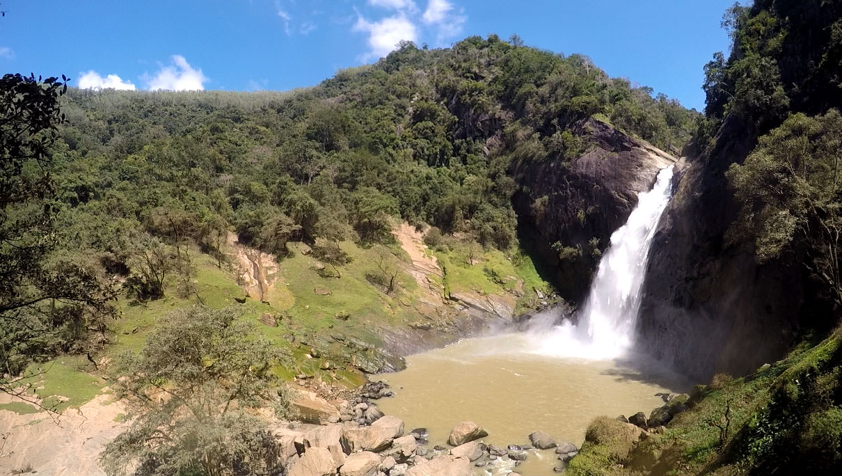 Der Dunhinda-Wasserfall bei Ella in Sri Lanka