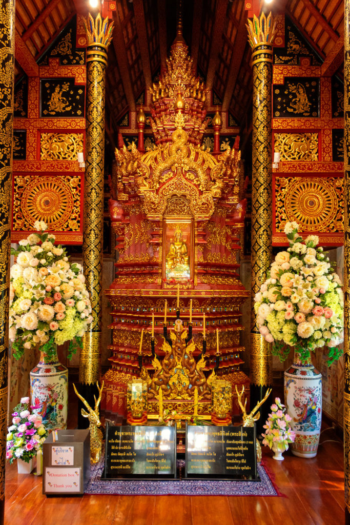 Im Tempel Wat Phra Singh in Chiang Rai